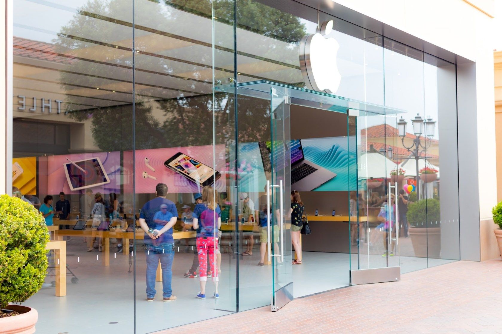 Fashion Island Apple Store - 1