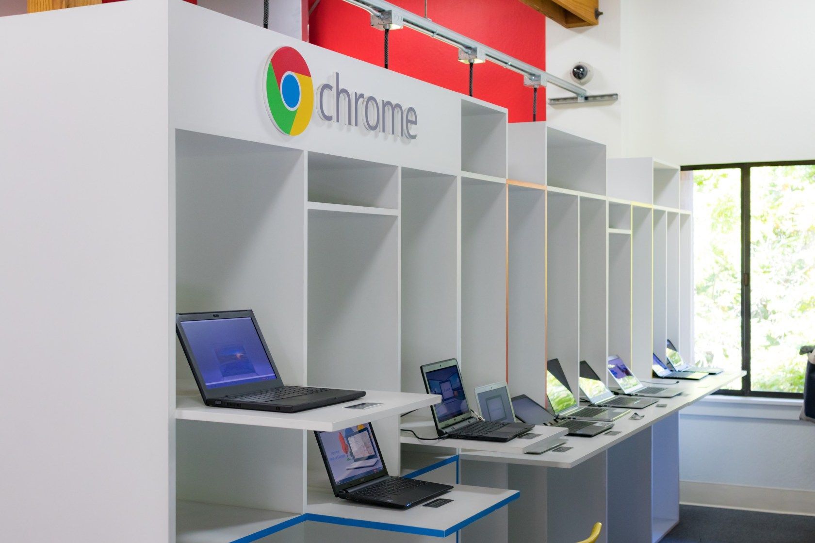 크롬북 전시된 곳