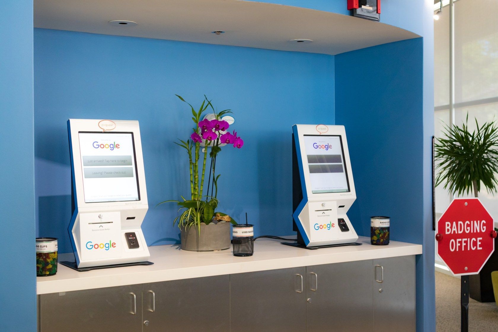 Visitor 네임태그 발급 기계